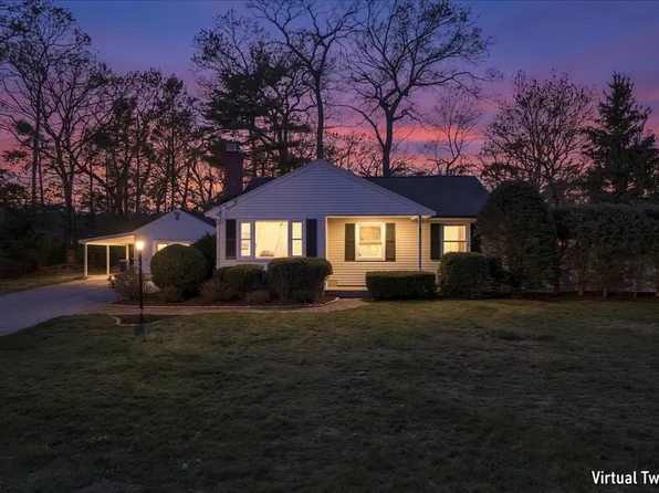49 Greenhill Ave, Attleboro, MA 02703