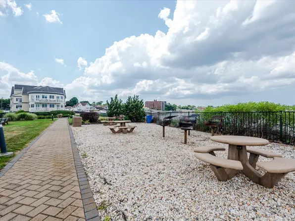 600 Clarence Avenue image 25 of 37