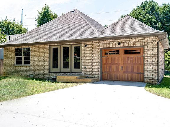 4th image of 1648 S Jefferson Ave