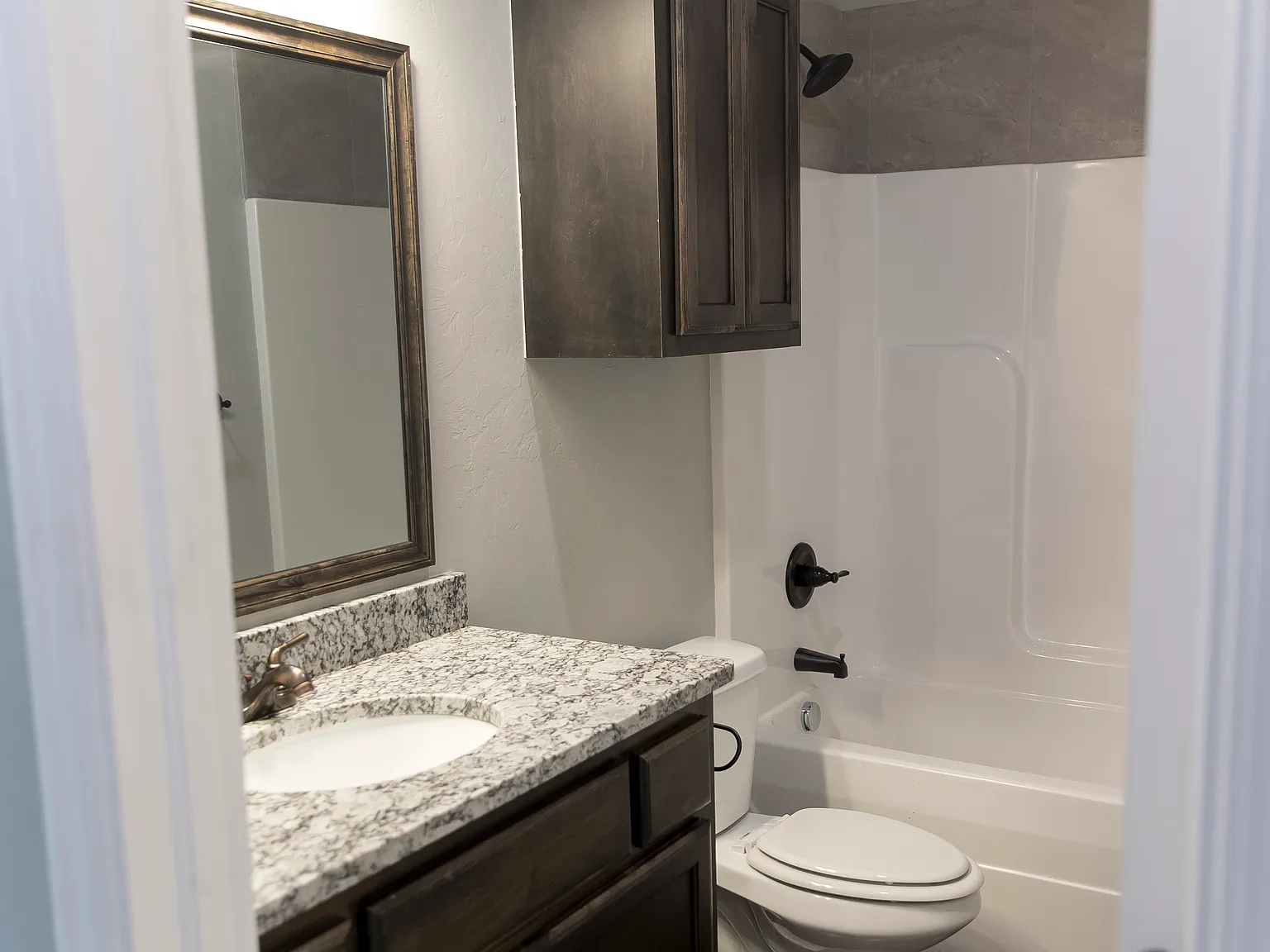 3 bed, 1250 sqft, $1,600 — Photo 4