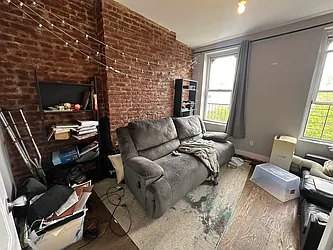 Rented by R New York