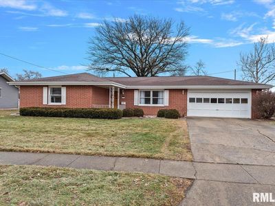 621 W Pauline St, Taylorville, IL, 62568