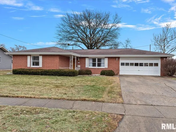 621 W Pauline St, Taylorville, IL 62568