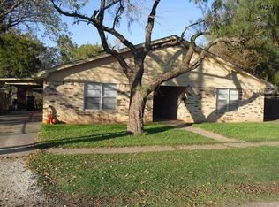 510 E Ikard St, Henrietta, TX 76365