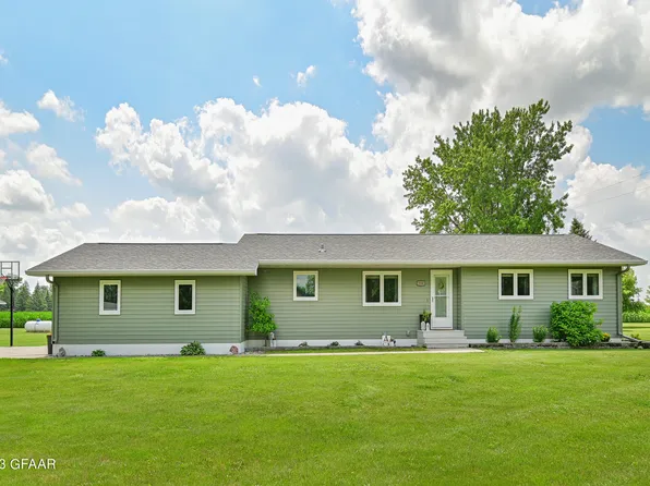 120 5th St, Gilby, ND 58235