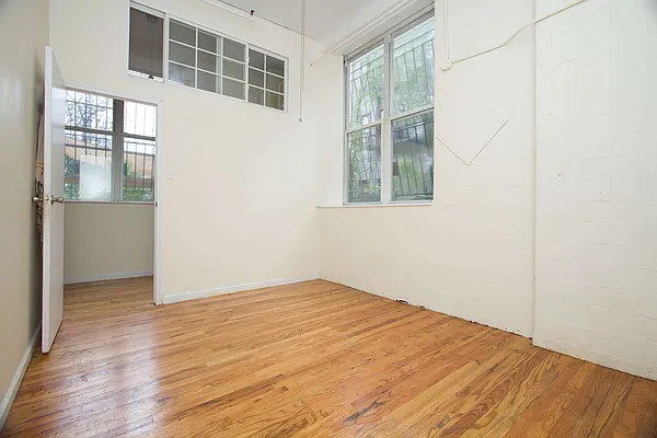 Rented by Nooklyn NYC LLC | media 45