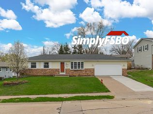 2611 W 38th Pl, Davenport, IA