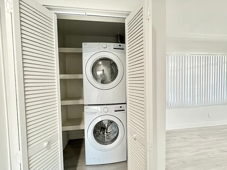 8635 Cashio St #5B — Photo 9