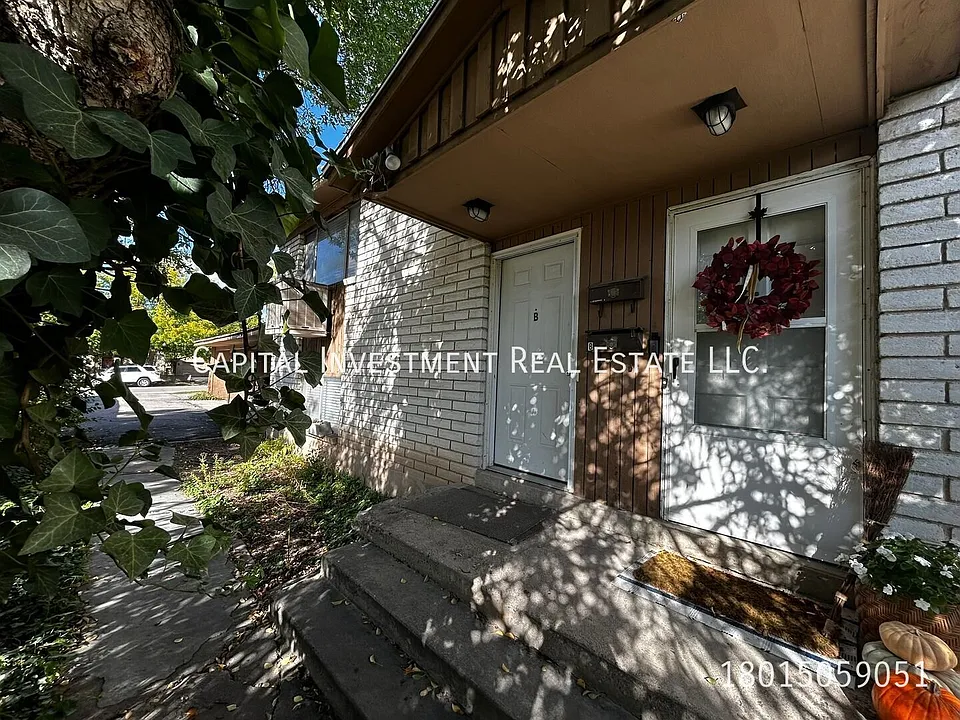 1126 E Crandall Ave #B