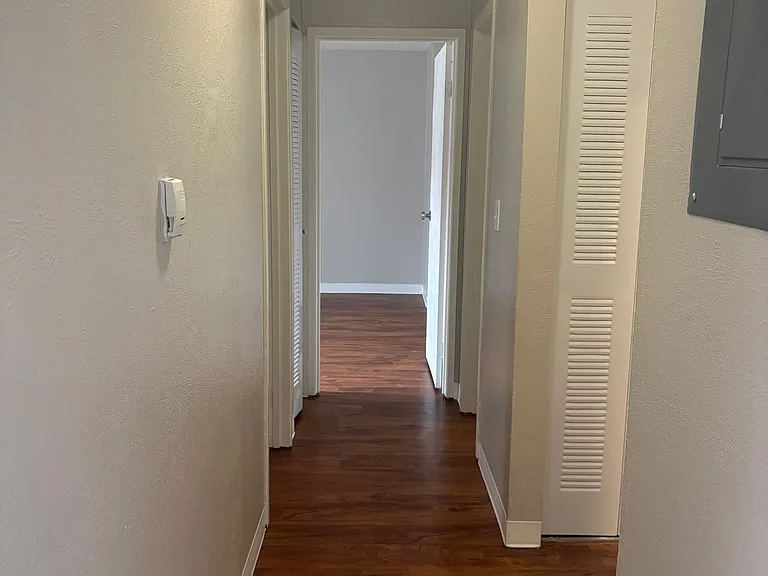 Prospect Pointe Apartments — Photo 73