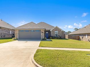1702 Forestdale Blvd, Whitehouse, TX 75791