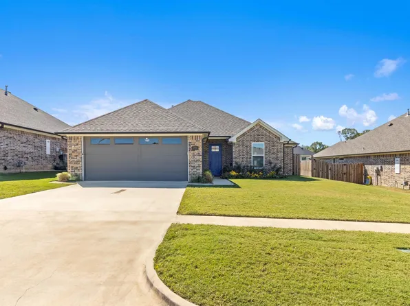 1702 Forestdale Blvd, Whitehouse, TX 75791