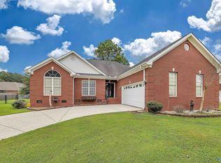 371 Stoney Mountain Dr, Guntersville, AL 35976