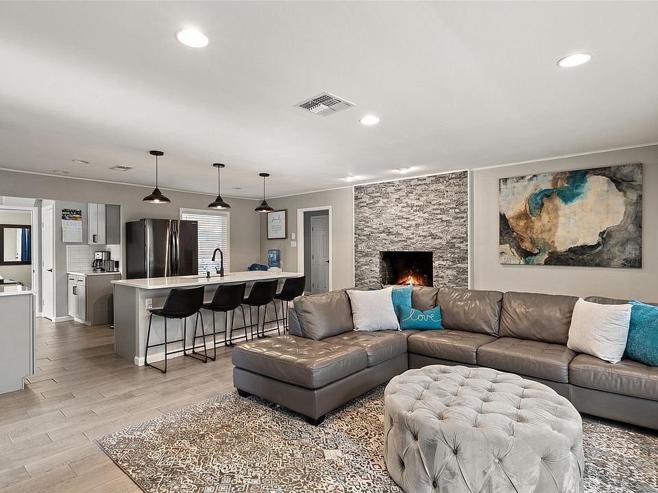 1st image of 35 Presidio Rd