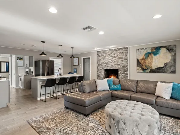 35 Presidio Rd, Wimberley, TX 78676