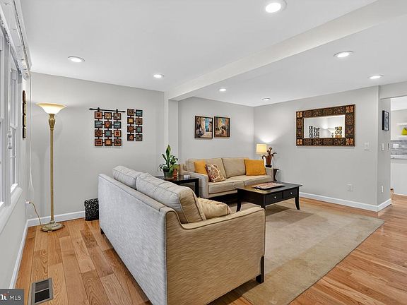 5th image of 1575 Bennington Woods Ct