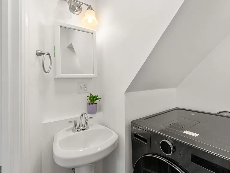 42 Riverside Ave — Photo 10