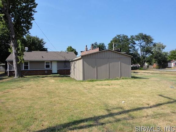 3rd image of 2328 E 25th St