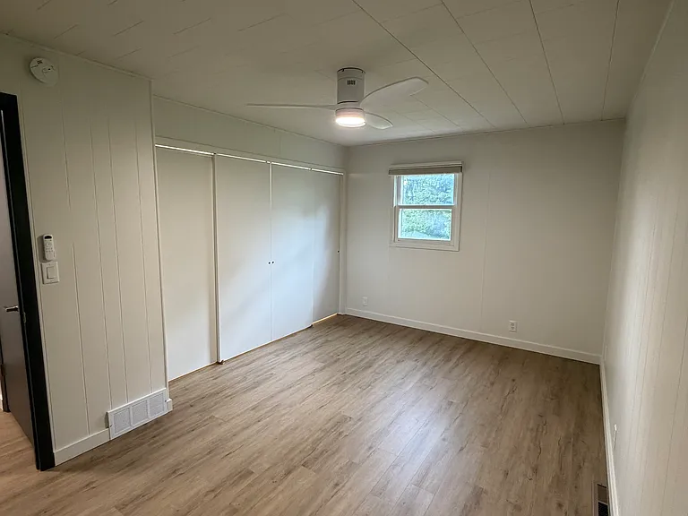 8901 M 72 E — Photo 11