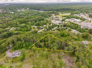 17 Warren Cir, Lisbon Falls, ME 04252