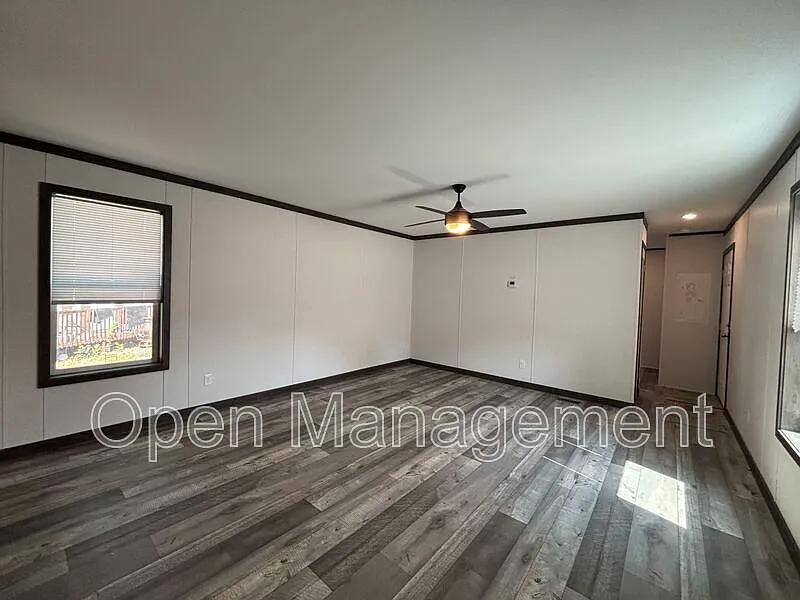2 bed, 2.0 bath, 960 sqft, $1,199 — Photo 2