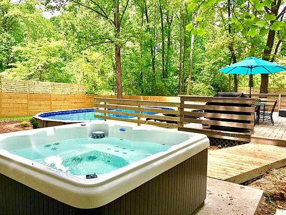 Backyard: Pool only open May - Sep, HotTub open all year long.