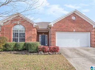 826 Daventry Ln, Calera, AL 35040