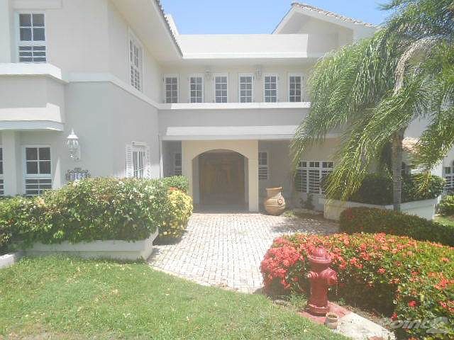 Wonderful curb appeal