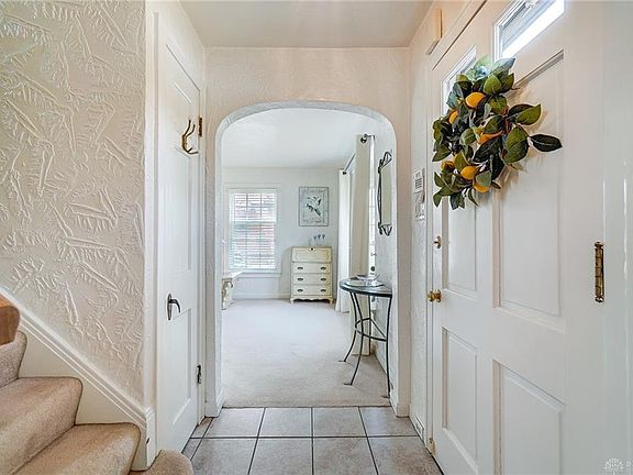 5th image of 723 Broadmoor Dr