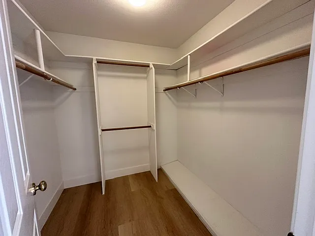 353 Silverlake Ct — Photo 15