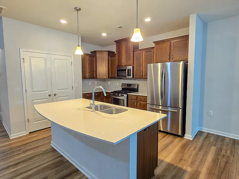 6137 Beale Loop — Photo 9