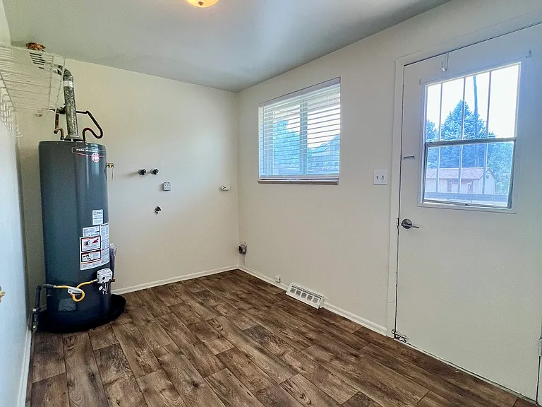 3895 Parfet St — Photo 11