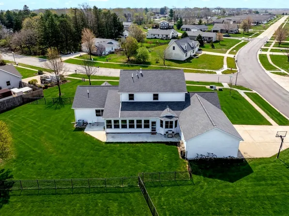 410 W Sangamon St, Fisher, IL 61843
