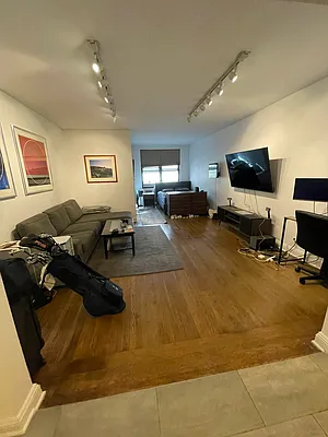 Rented by Buchbinder & Warren | media 9