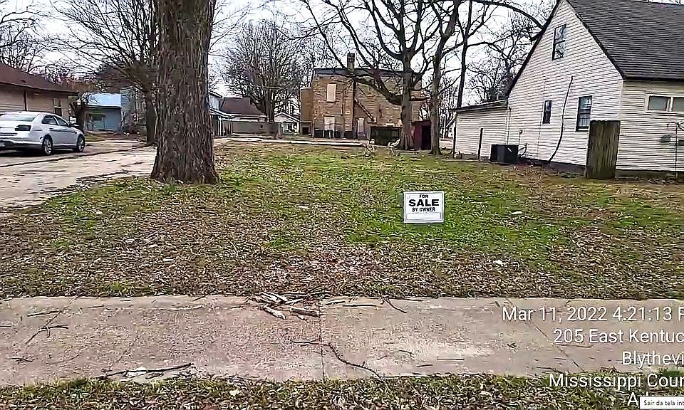 1st image of 205 W Kentucky St