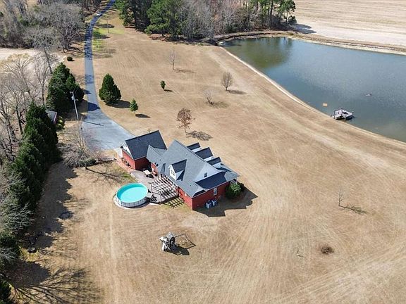 3rd image of 3900 Middle Ground Rd