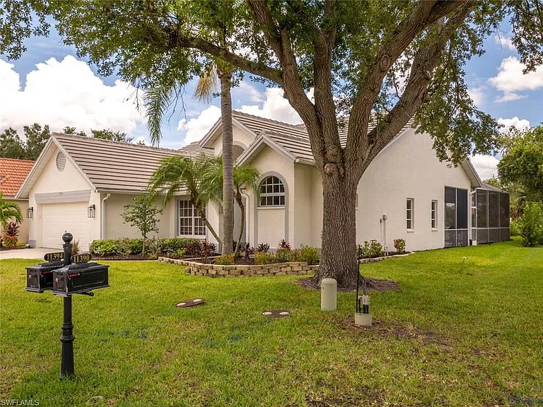 11394 Waterford Village Dr — Photo 25