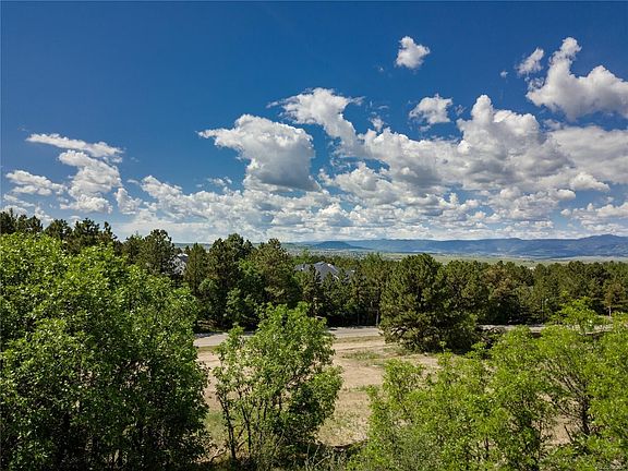 3rd image of 907 Equinox Dr