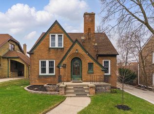 1514 S 9th St, Manitowoc, WI 54220