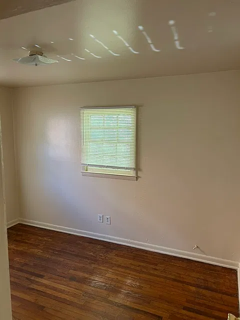 3 bed, $1,100 — Photo 3