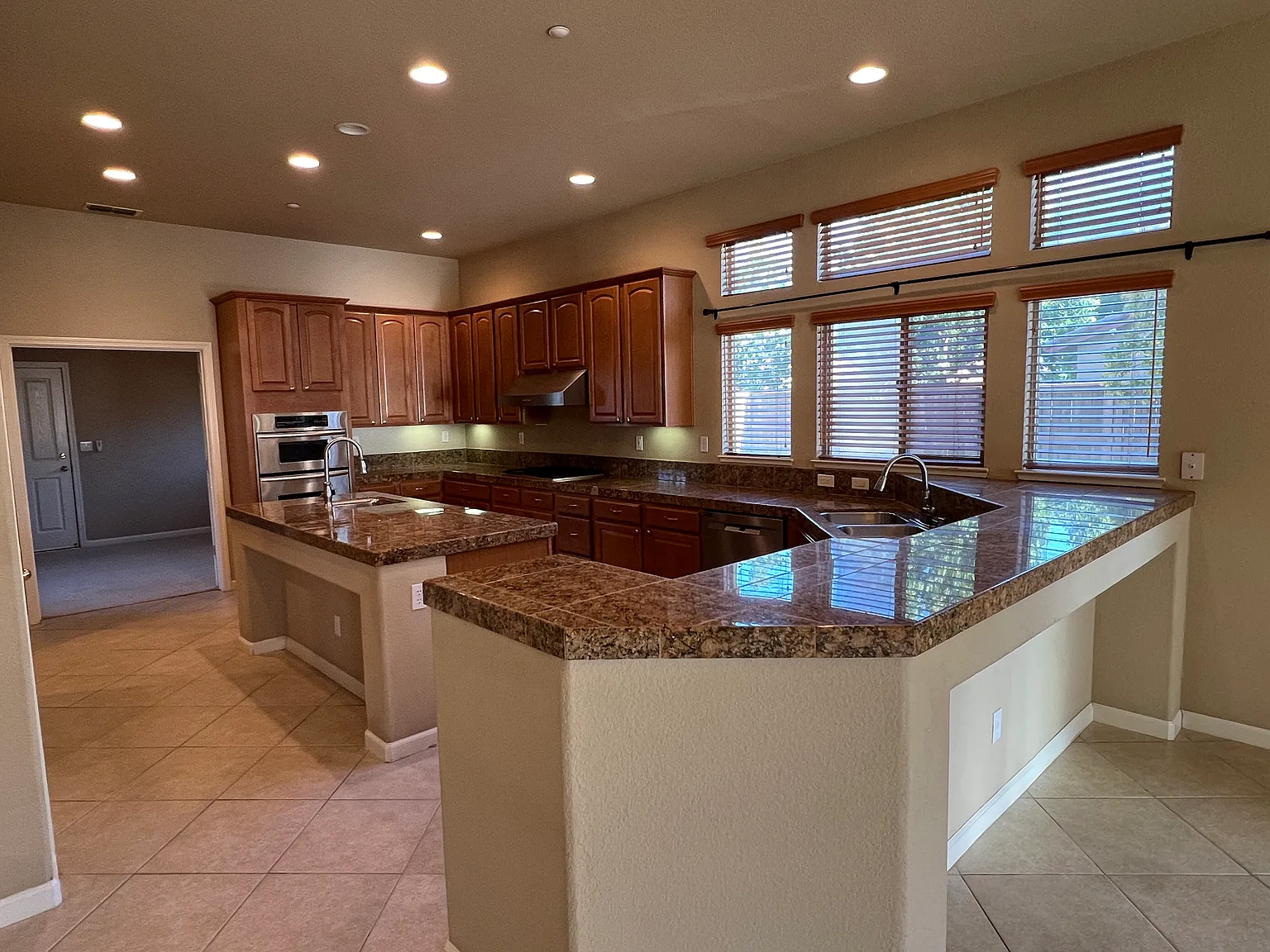 1581 Bella Cir — Photo 3