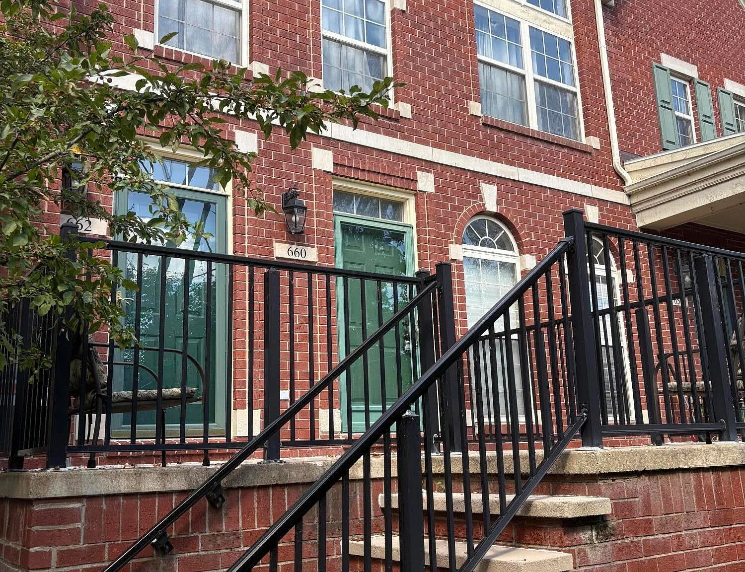 2 bed, 2.5 bath, 1389 sqft, $1,850 — Photo 1