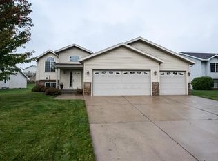 1021 Garden Brook Dr, Sauk Rapids, MN 56379