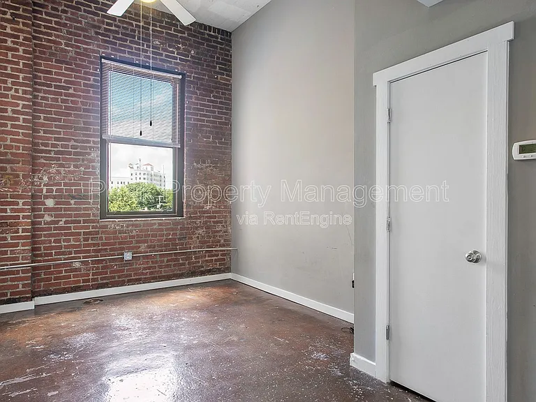 1510 W Broad St — Photo 66