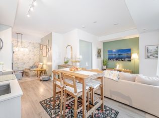 25 Neighbourhood Ln #812, Toronto, ON