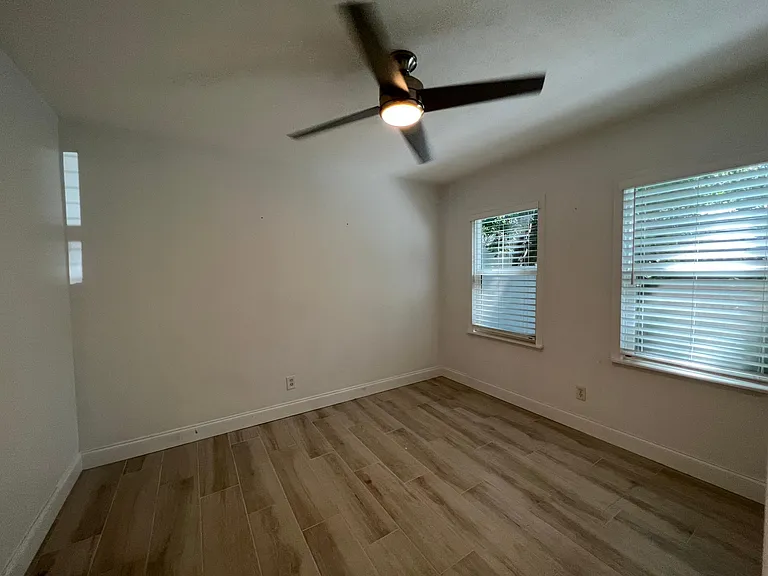 4105 W Azeele St — Photo 16