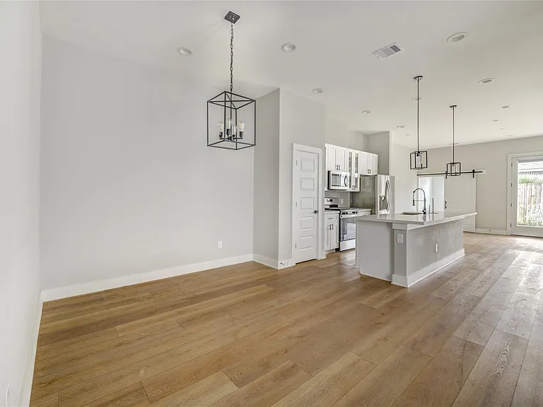 4220 McKinley St — Photo 10