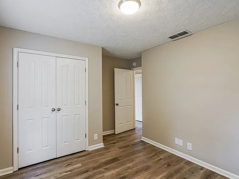 1723 Locerbie Dr — Photo 13