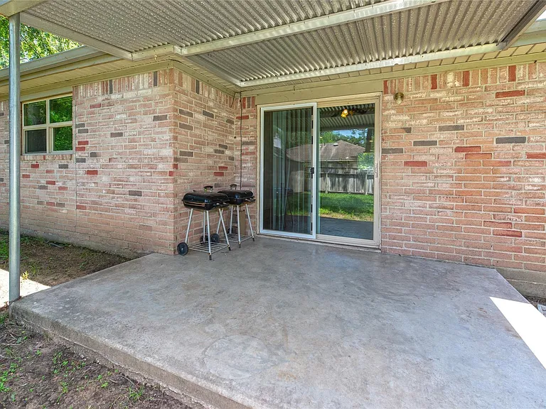1 Ollerton Dr — Photo 23