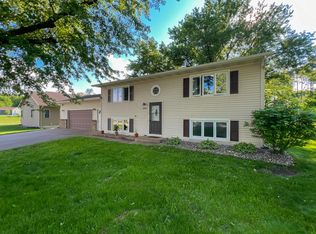 936 Amy Dr, Holmen, WI 54636